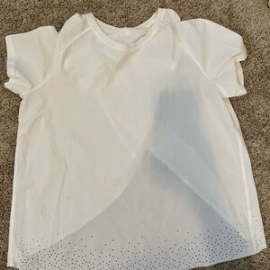 Lululemon open back 2 shirts